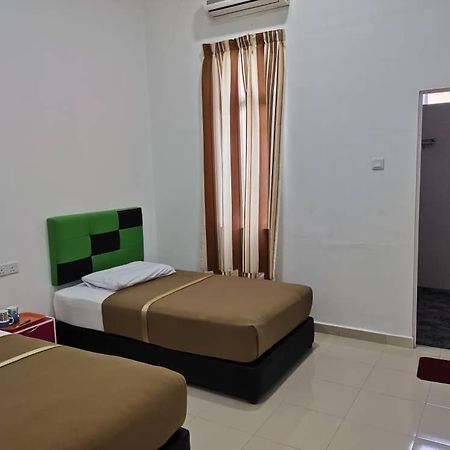 Dlayaran Villa Guest House Kuala Rompin Ngoại thất bức ảnh